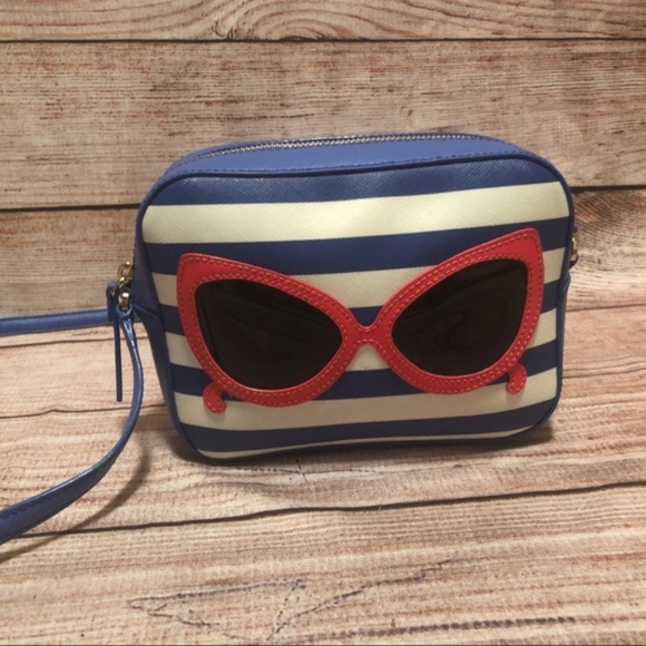 kate spade Handbags - Adorable Kate Spade Make a Splash Crossbody! 🕶